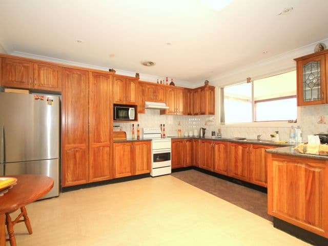11 Banksia Road, GREENACRE NSW 2190, Greenacre - Thumbnail 3