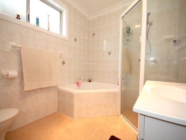 11 Banksia Road, GREENACRE NSW 2190, Greenacre - Thumbnail 8