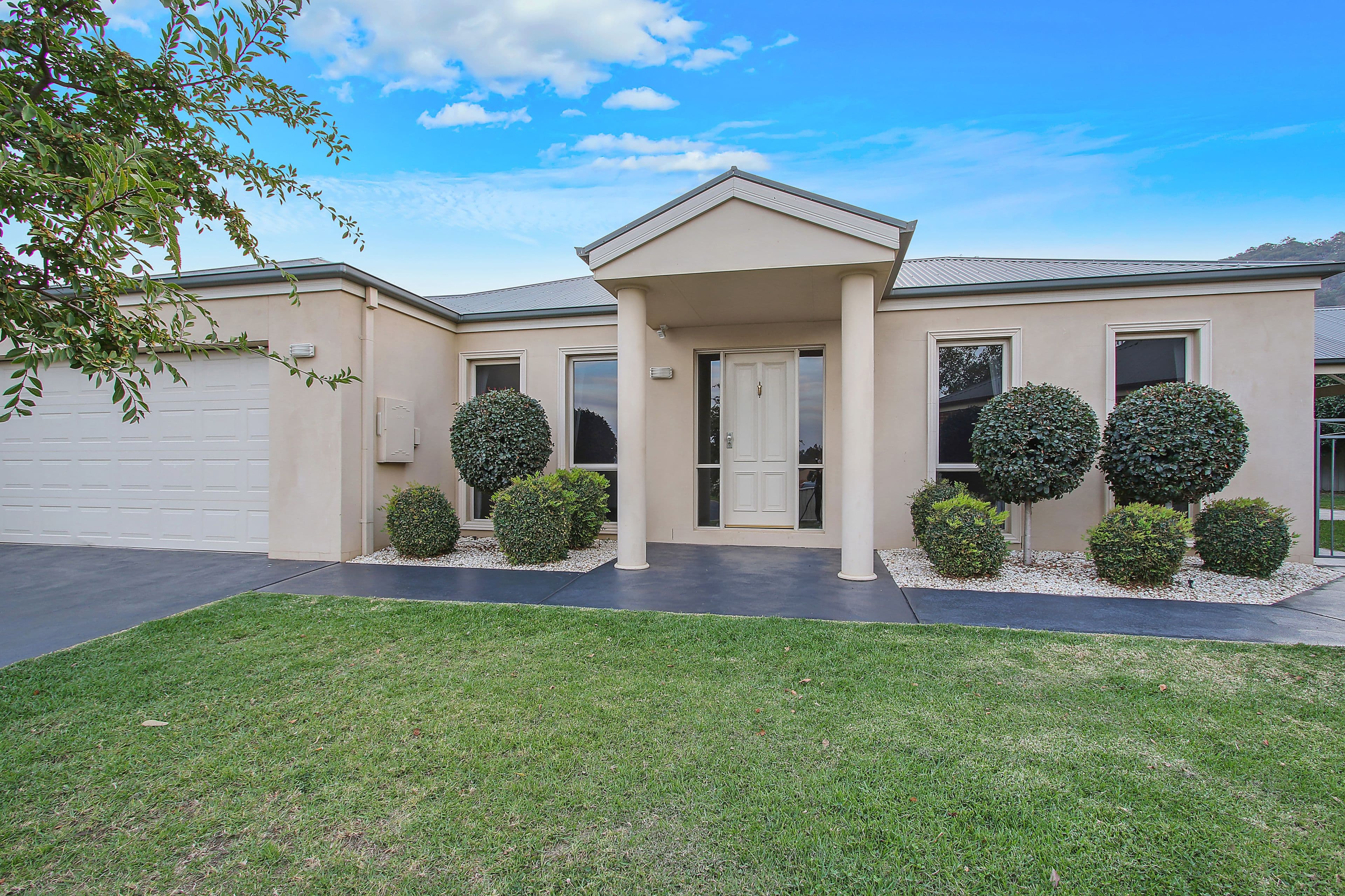 2 Sarah Court, West Wodonga VIC 3690, West Wodonga - Image 1