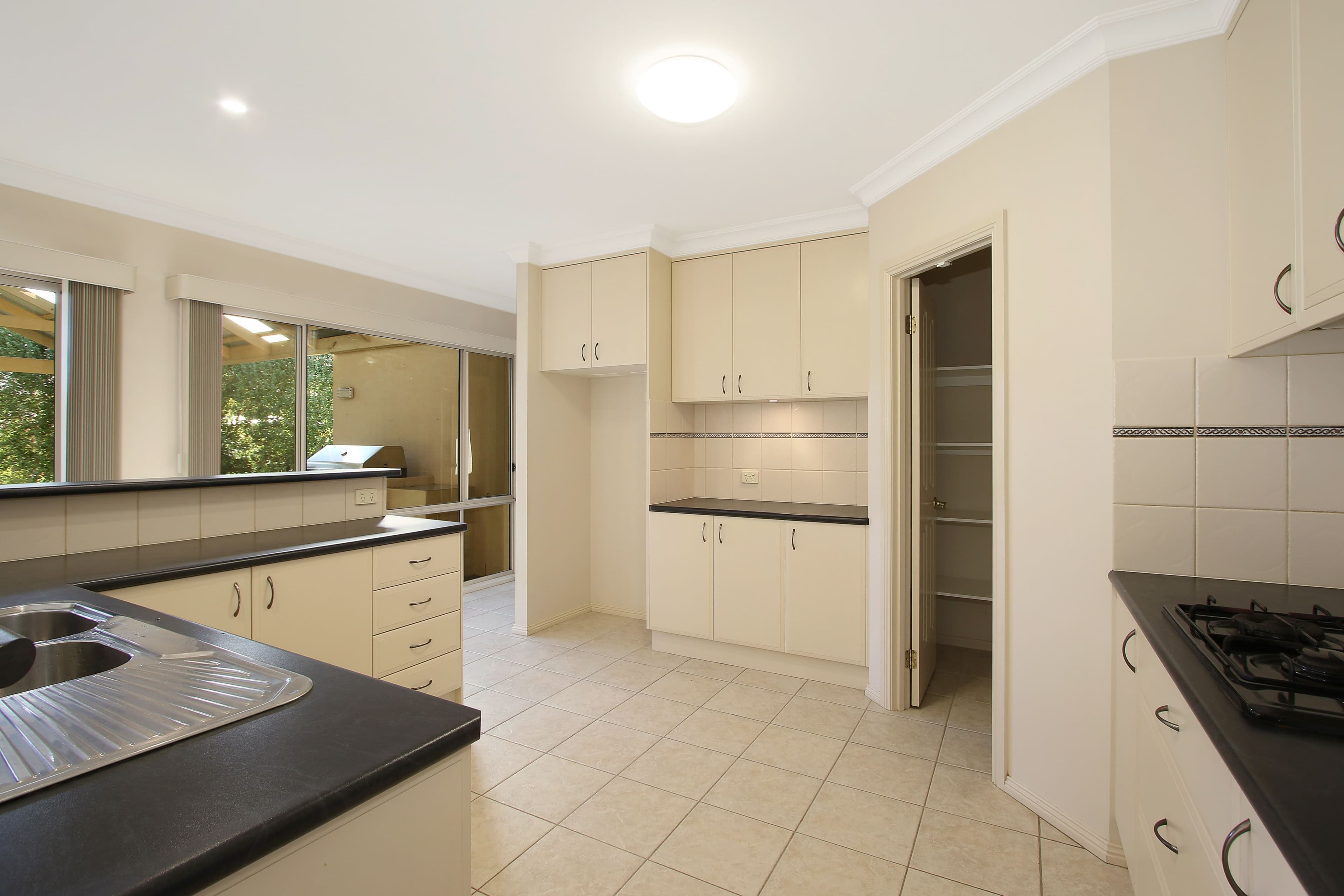 2 Sarah Court, West Wodonga VIC 3690, West Wodonga - Thumbnail 5