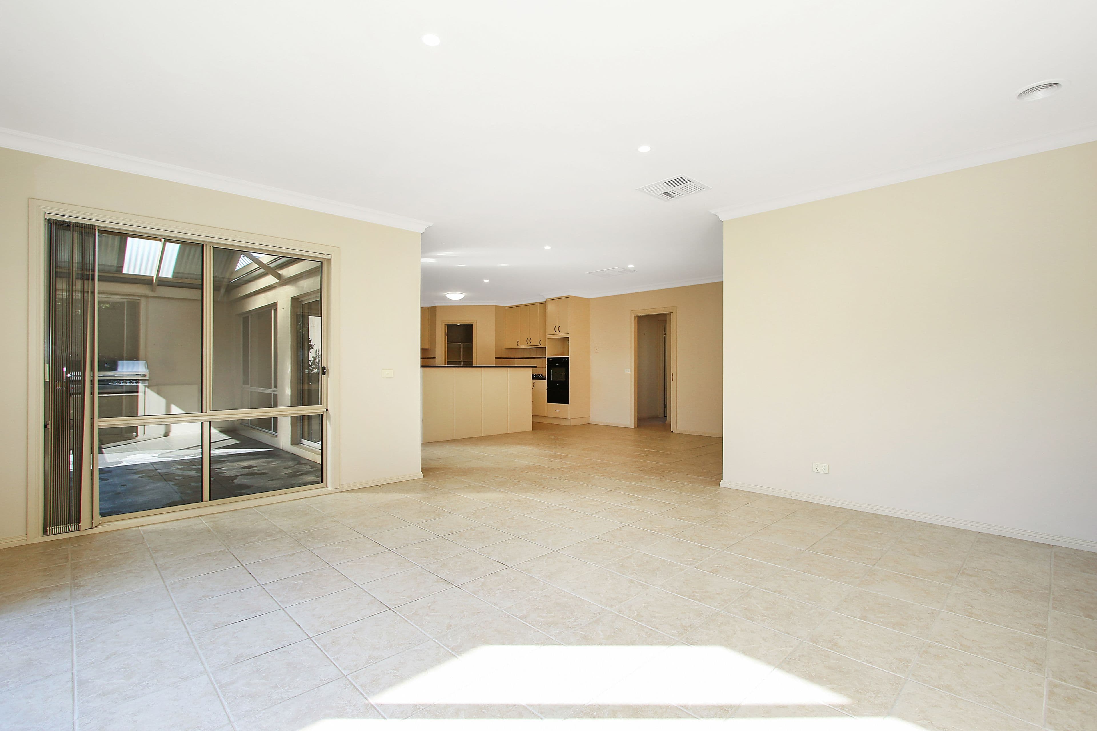 2 Sarah Court, West Wodonga VIC 3690, West Wodonga - Thumbnail 7