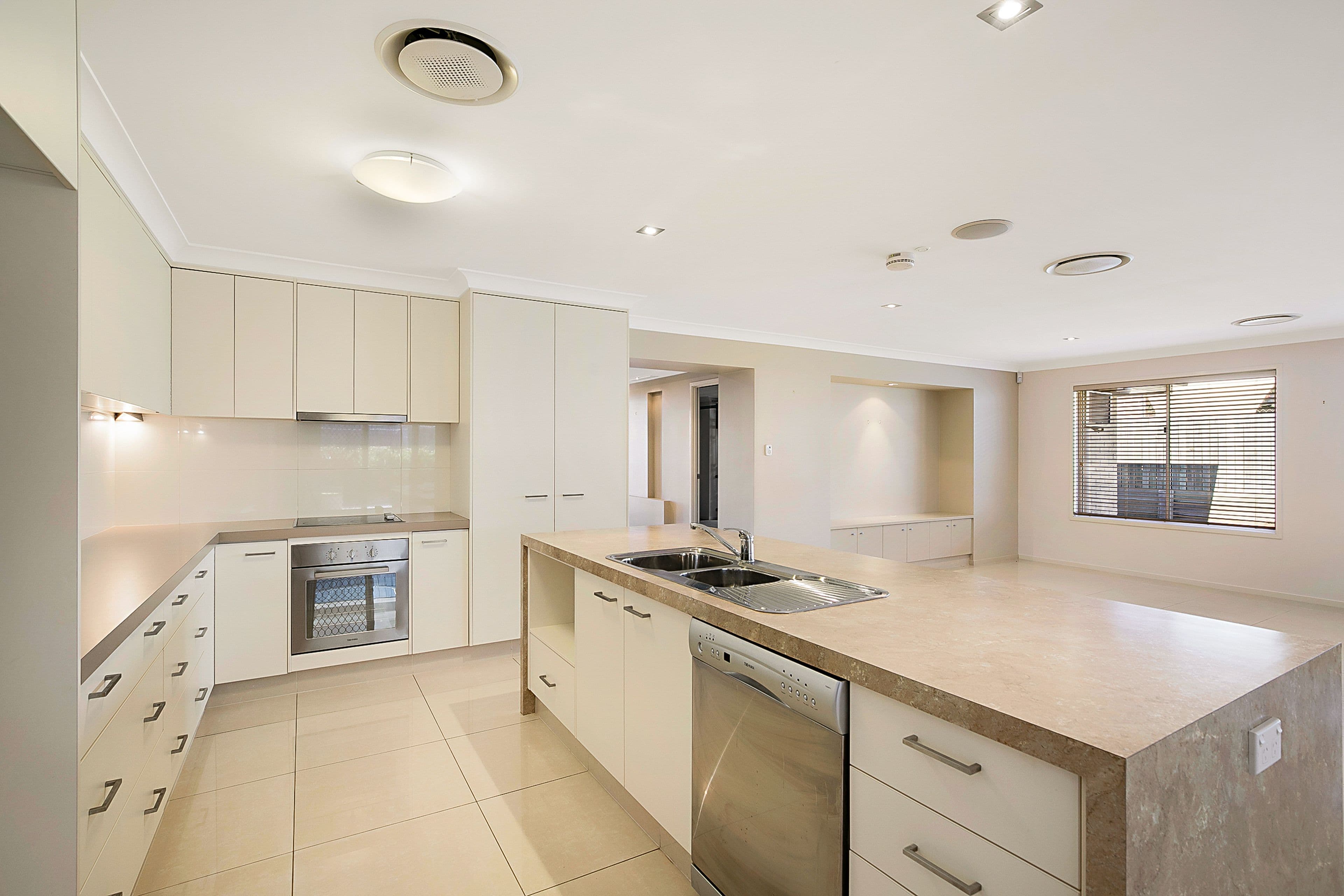 4 Saba Court, Middle Ridge QLD 4350, Middle Ridge - Thumbnail 4