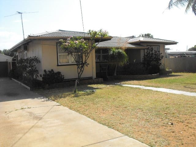 4 Hammond Street, CARNARVON WA 6701, South Carnarvon - Thumbnail 2