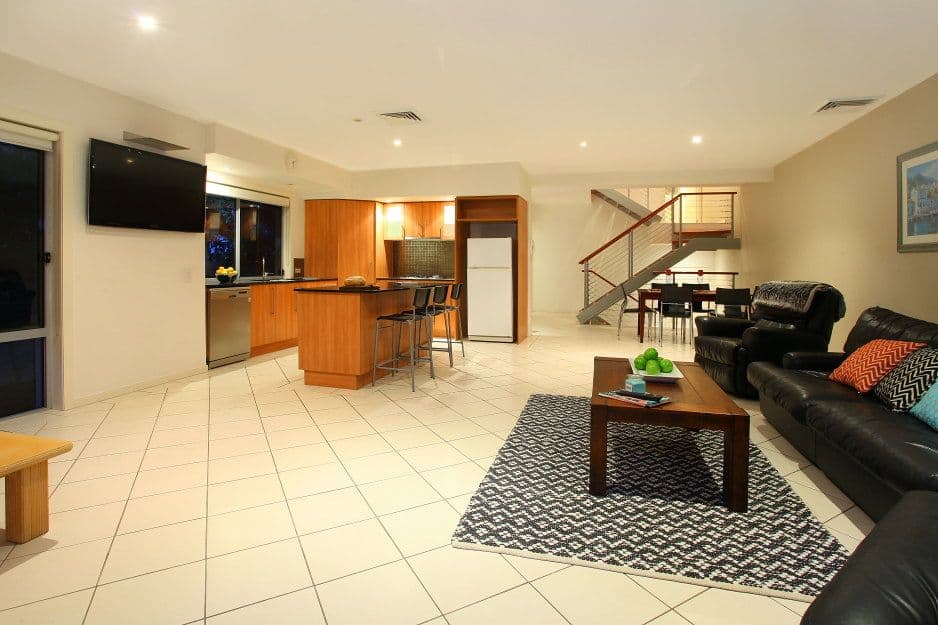 30 Peninsular Drive, Surfers Paradise QLD 4217, Surfers Paradise - Thumbnail 2