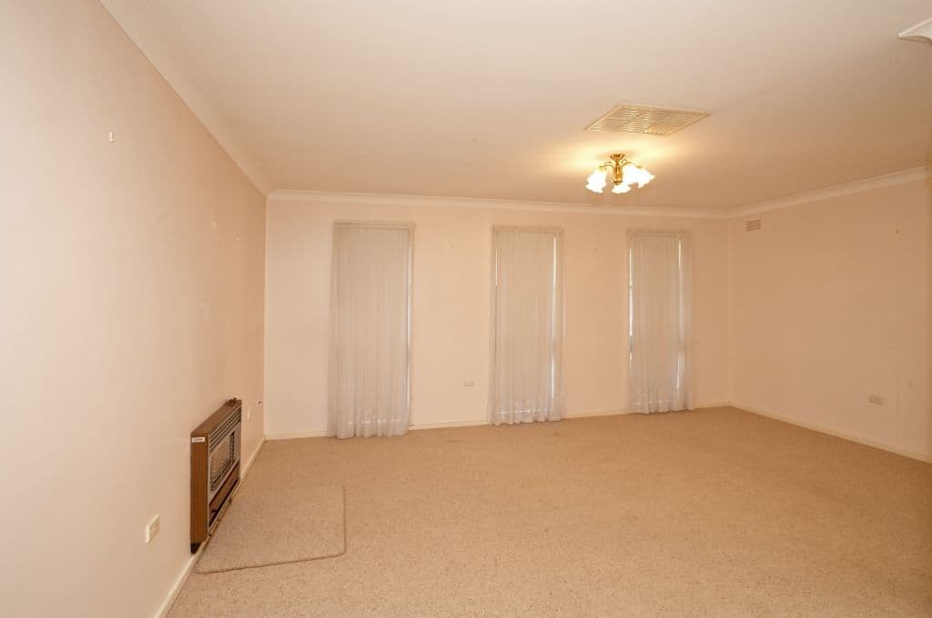 13 Bavaria Street, TOLLAND NSW 2650, Tolland - Thumbnail 2