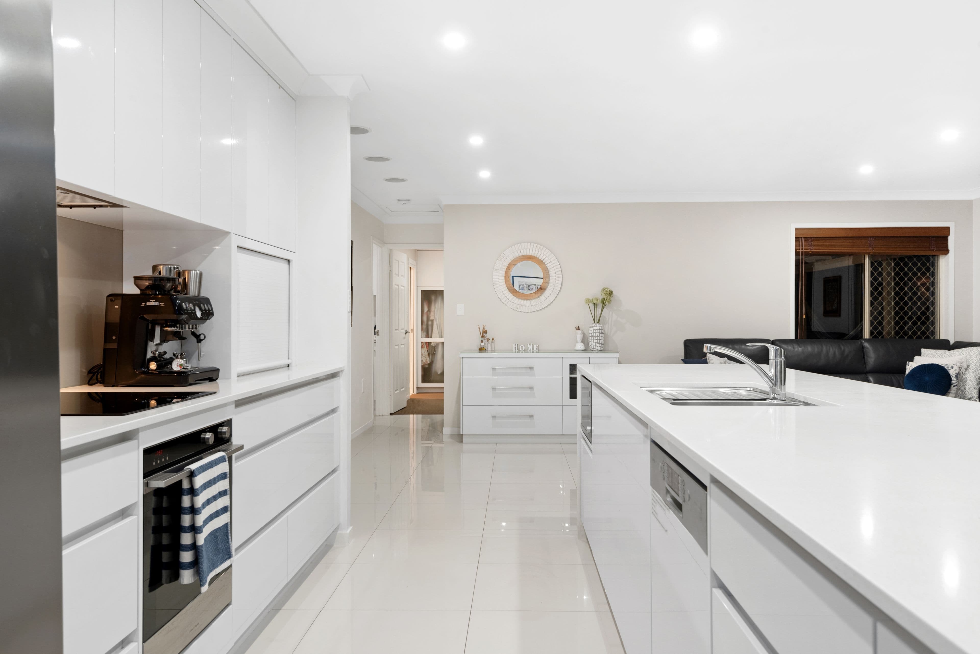 77 Bordeaux Street, Eight Mile Plains QLD 4113, Eight Mile Plains - Thumbnail 2