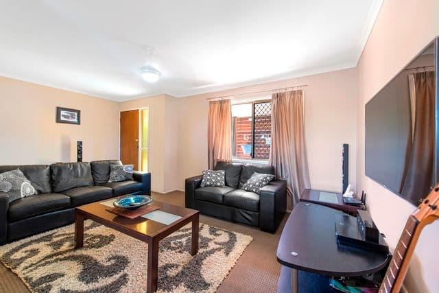2 Molyu Court, MOUNT WARREN PARK QLD 4207, Mount Warren Park - Thumbnail 5