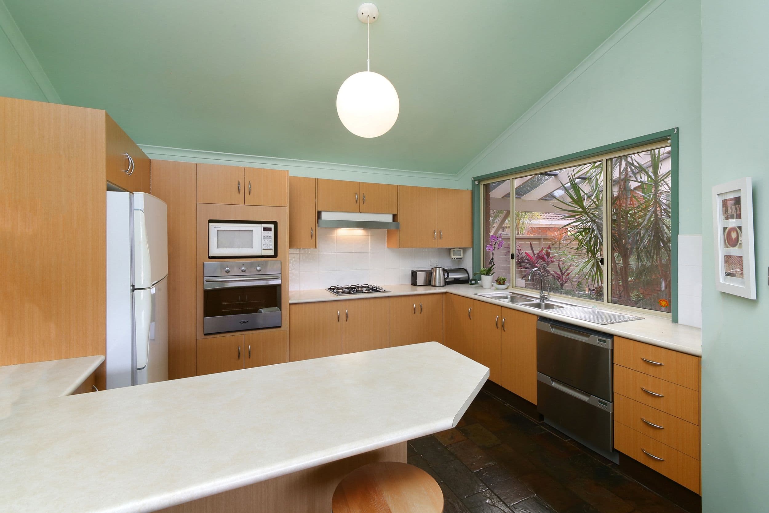 7 Judy Anne Close, Green Point - Thumbnail 3