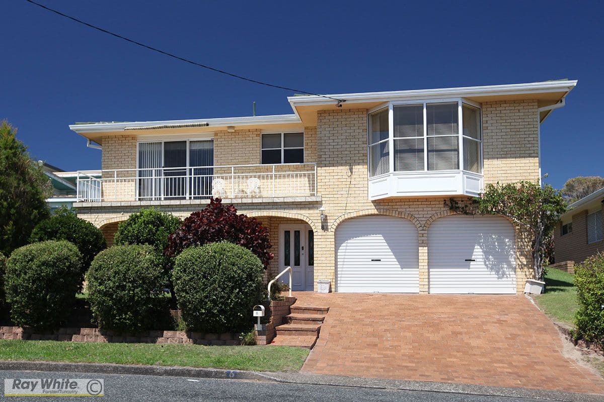 6 Daphne Street, Forster - Image 1