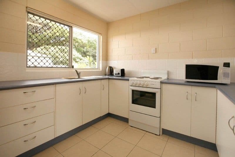 39 Armstrong Street, HERMIT PARK QLD 4812, Hermit Park - Thumbnail 3