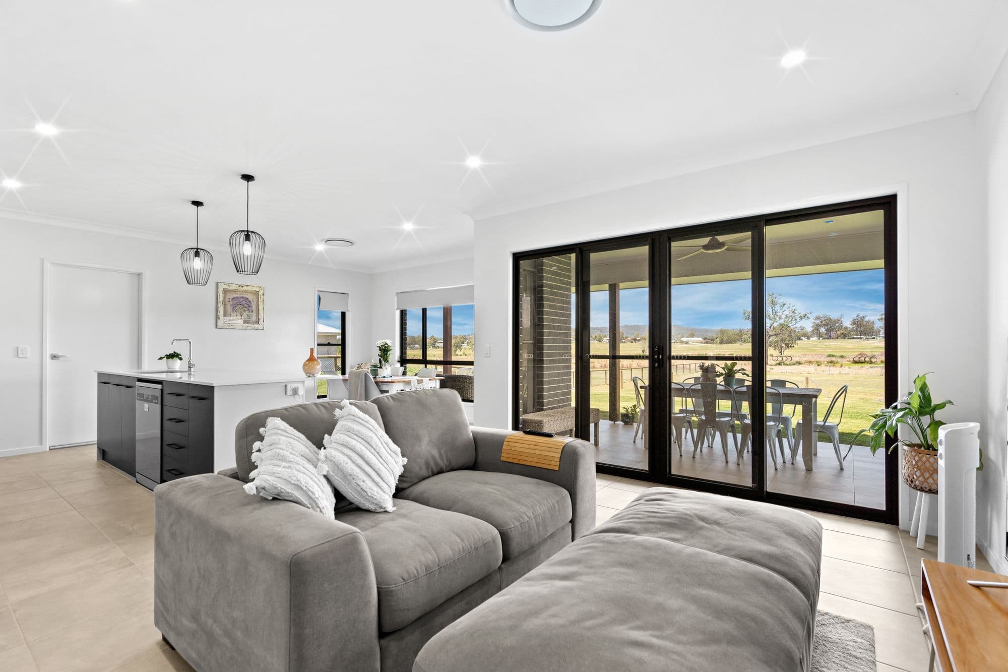 8 Lakesfront Place, Hatton Vale QLD 4341, Hatton Vale - Thumbnail 5