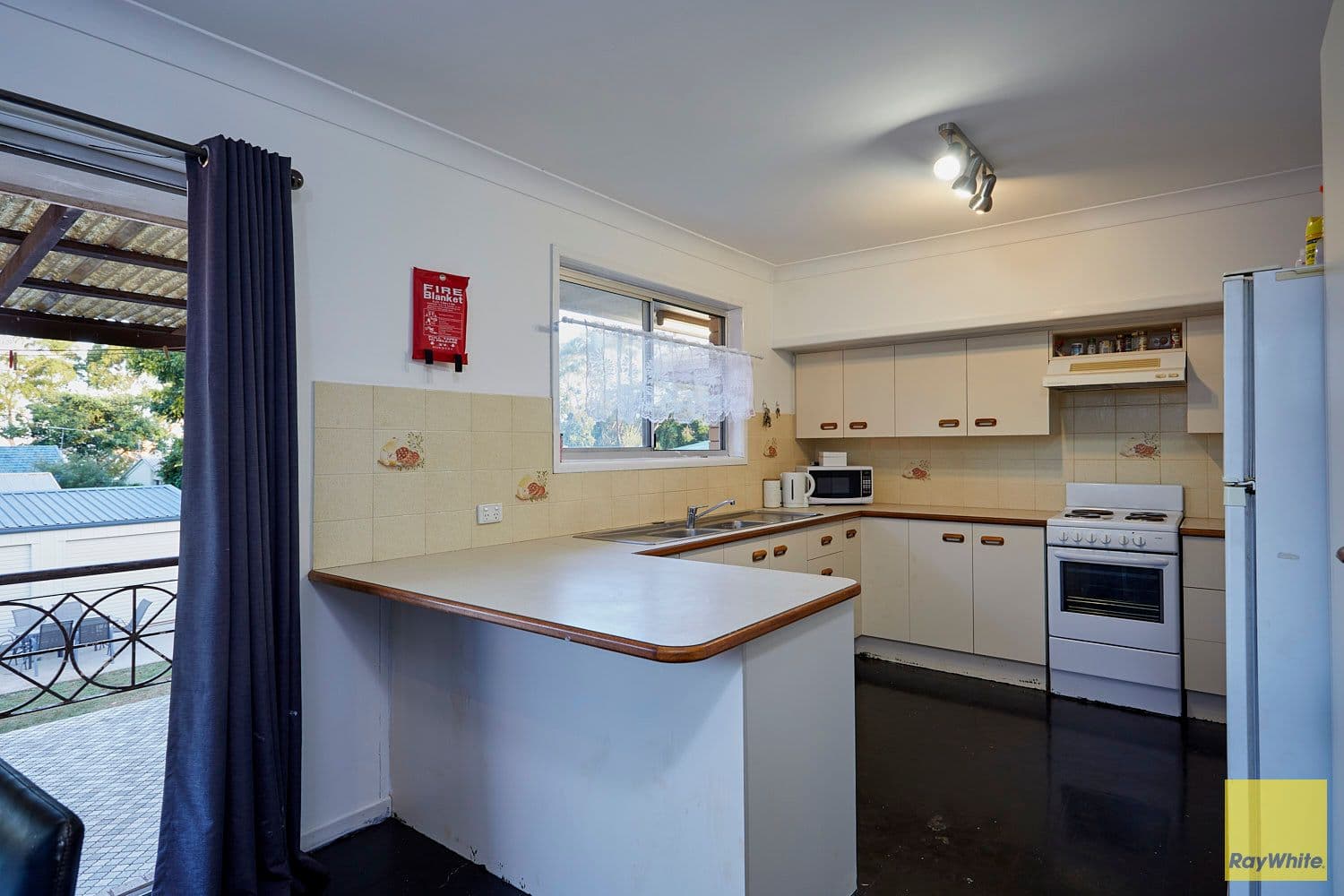24 Weinam Street, Redland Bay QLD 4165, Redland Bay - Thumbnail 4