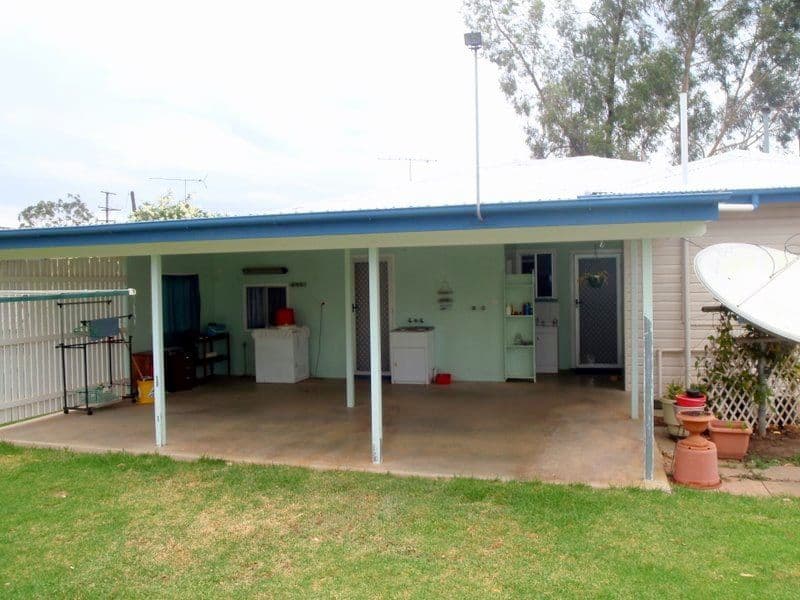 11 Burke Street, CHARLEVILLE QLD 4470, Charleville - Thumbnail 6