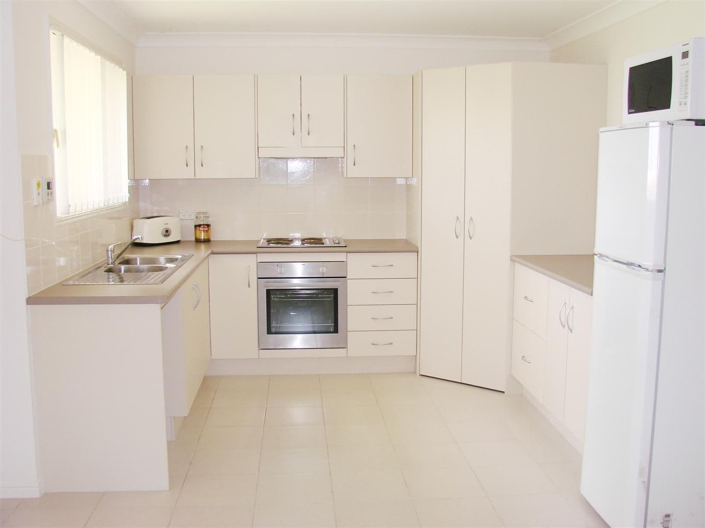 44 Joseph Street, GRACEMERE QLD 4702, Gracemere - Thumbnail 2