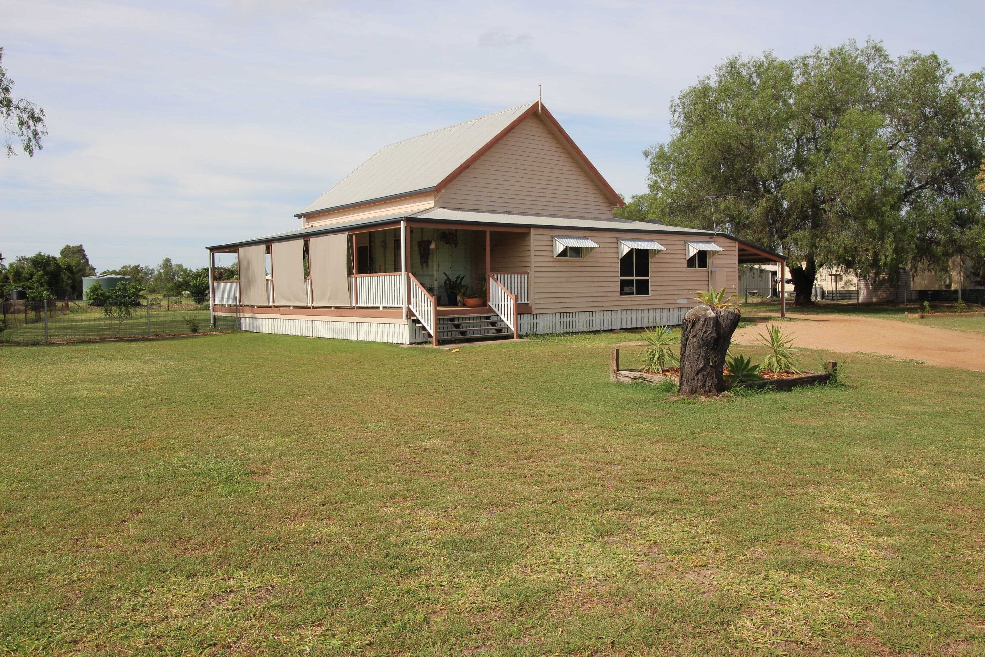 18 Rodeo Court, Emerald QLD 4720, Emerald - Thumbnail 2