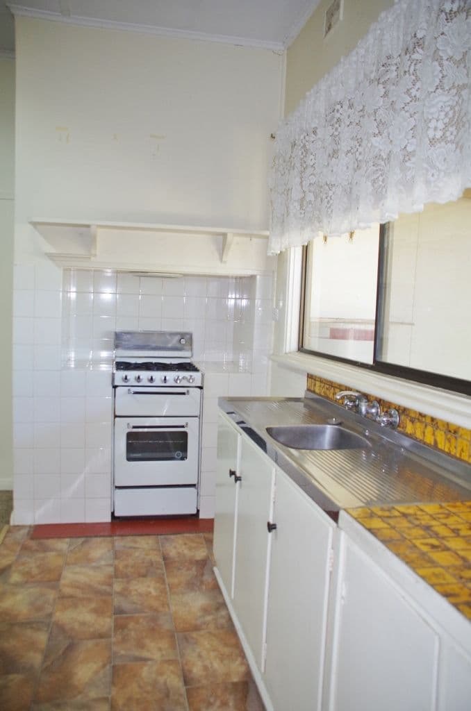 102 Eighteenth Street, Renmark SA 5341, Renmark - Thumbnail 3