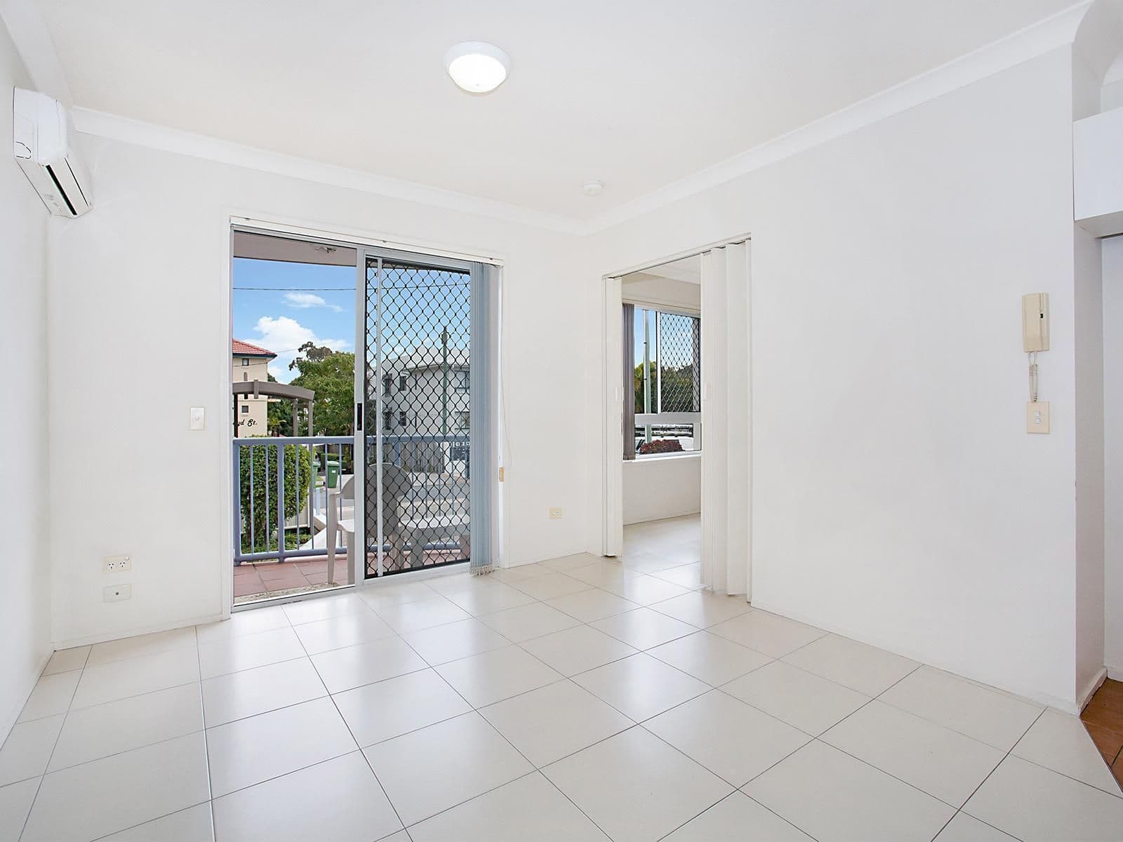 18 Lloyd Street, Southport QLD 4215, Southport - Thumbnail 2
