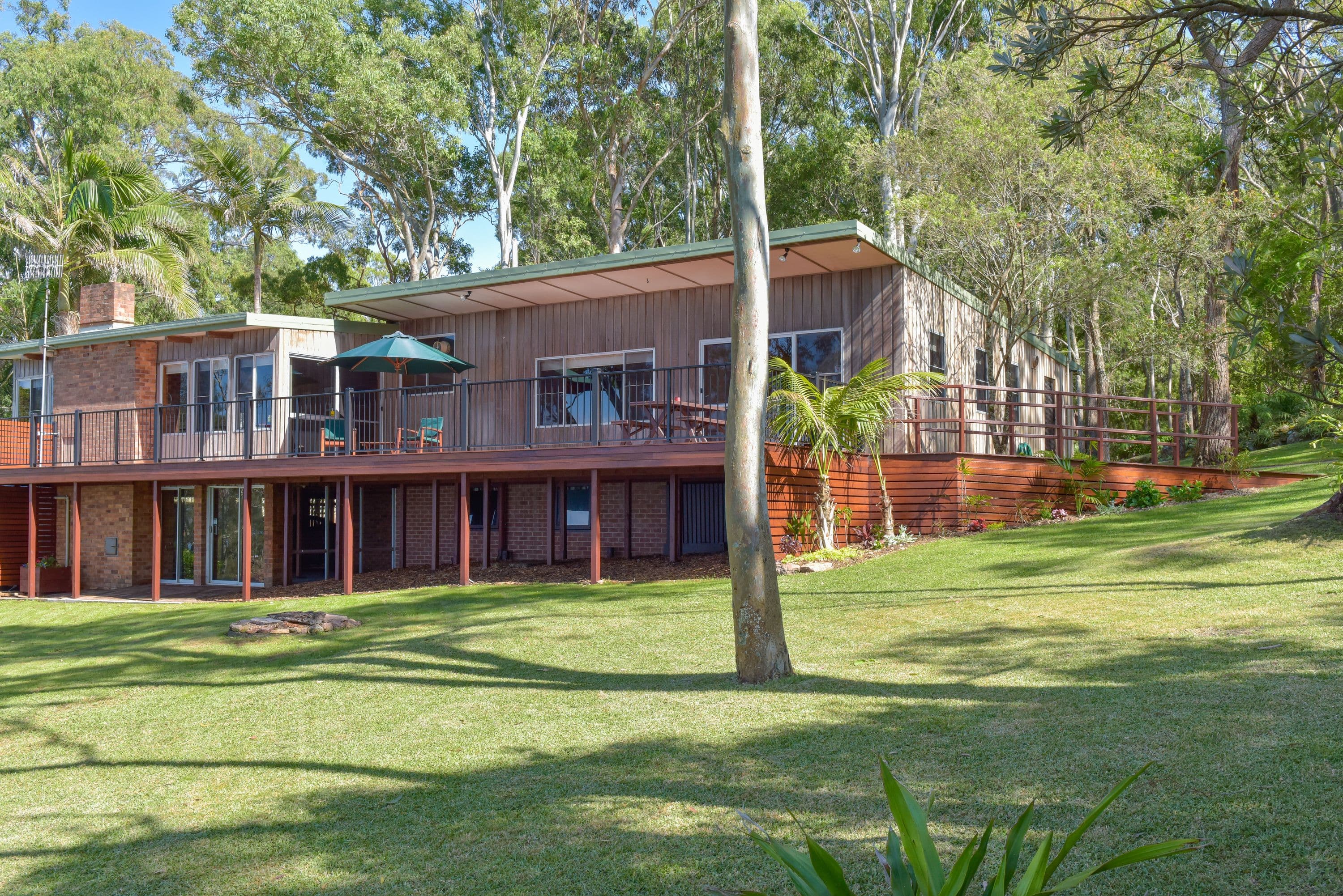 174 Cove Boulevard, North Arm Cove - Thumbnail 7