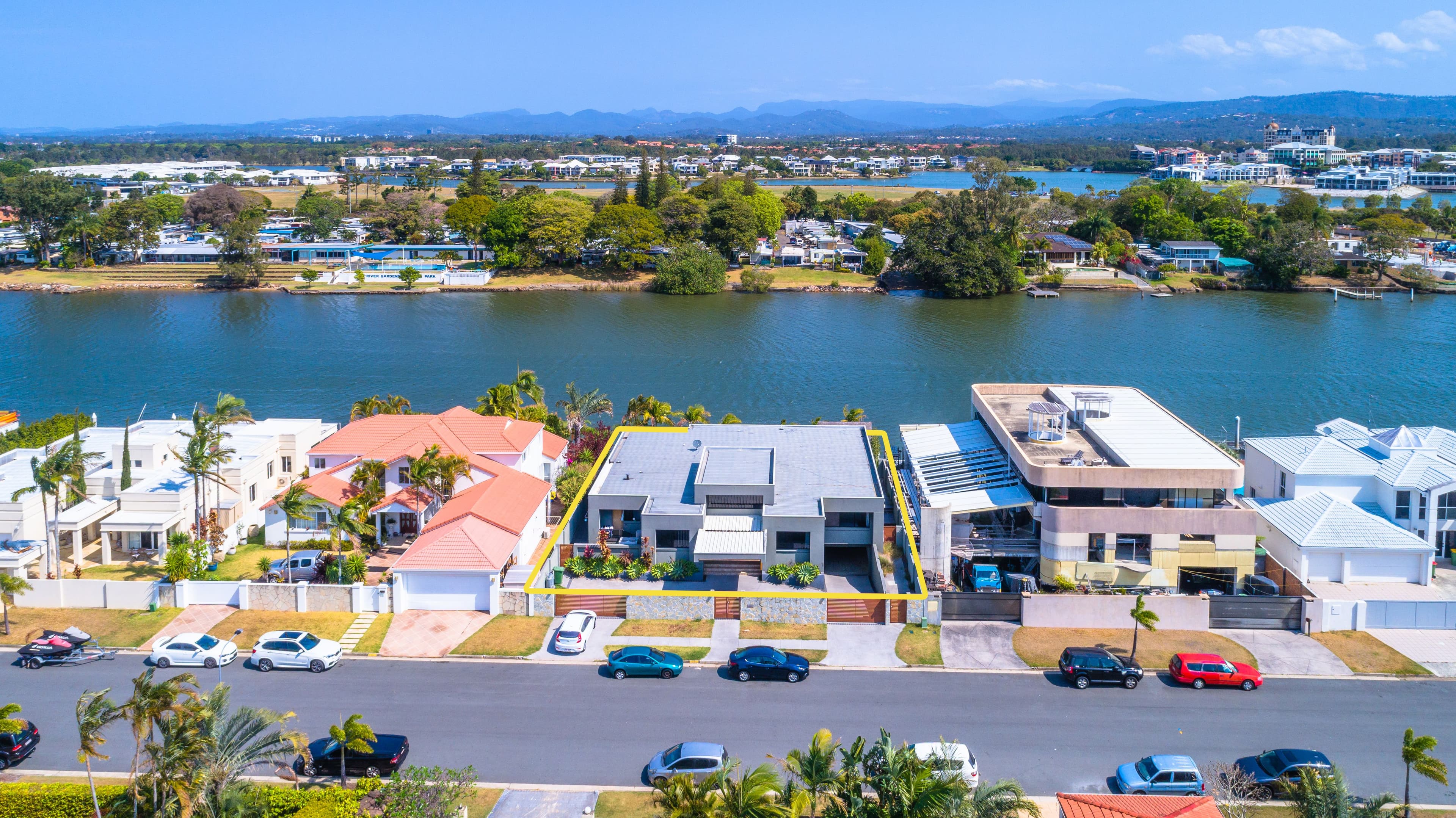 98 Cabana Boulevard, Benowa Waters QLD 4217, Benowa - Thumbnail 5