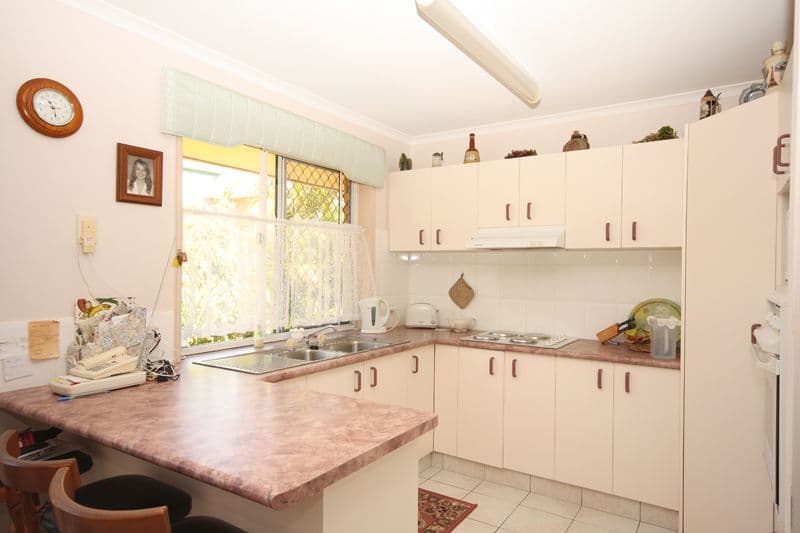 31 Glenaire Crescent, Cranbourne West, VIC, 3977, Cranbourne West - Thumbnail 2