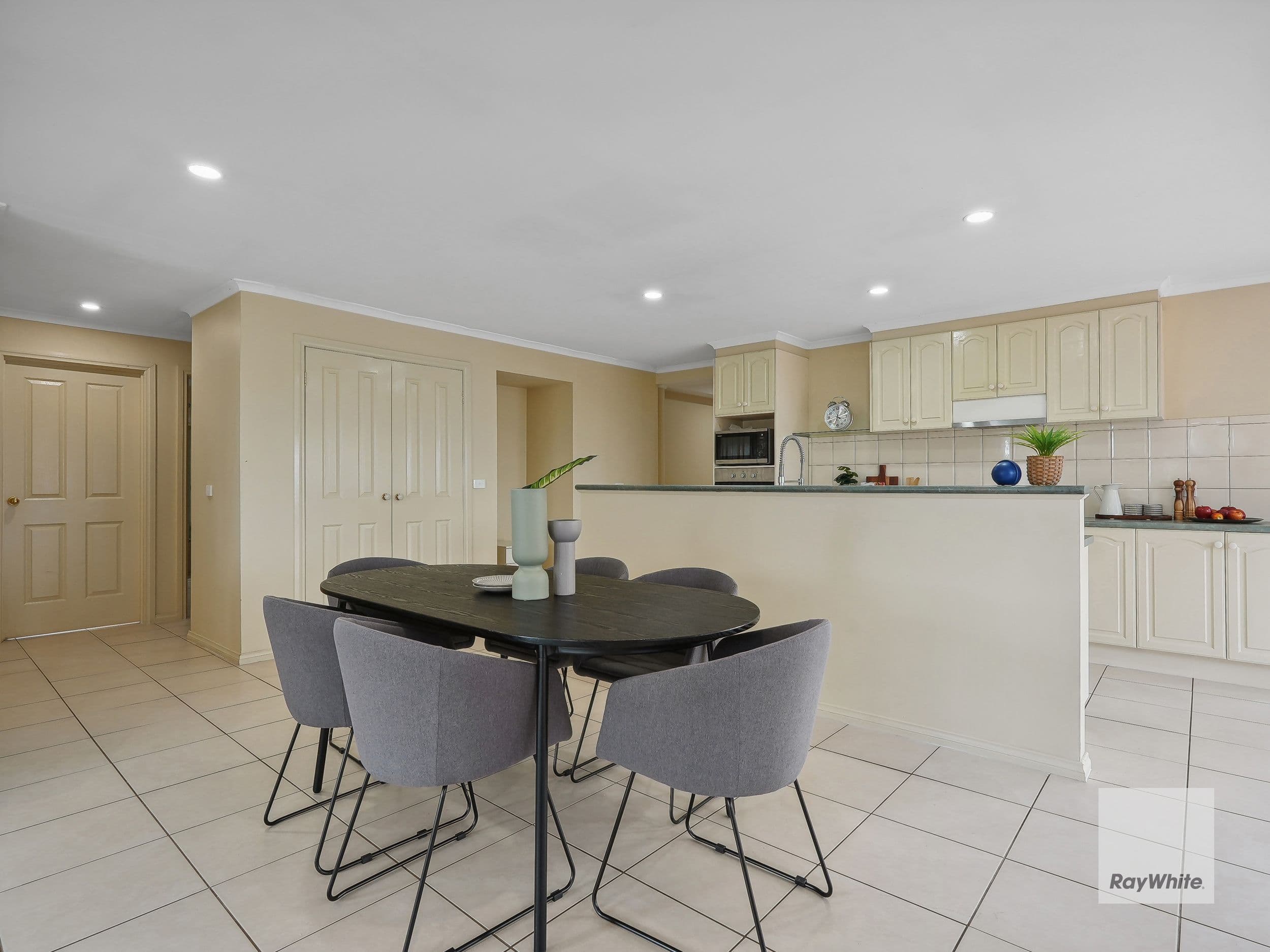 25 Moonie Close, Taylors Lakes VIC 3038, Taylors Lakes - Thumbnail 4