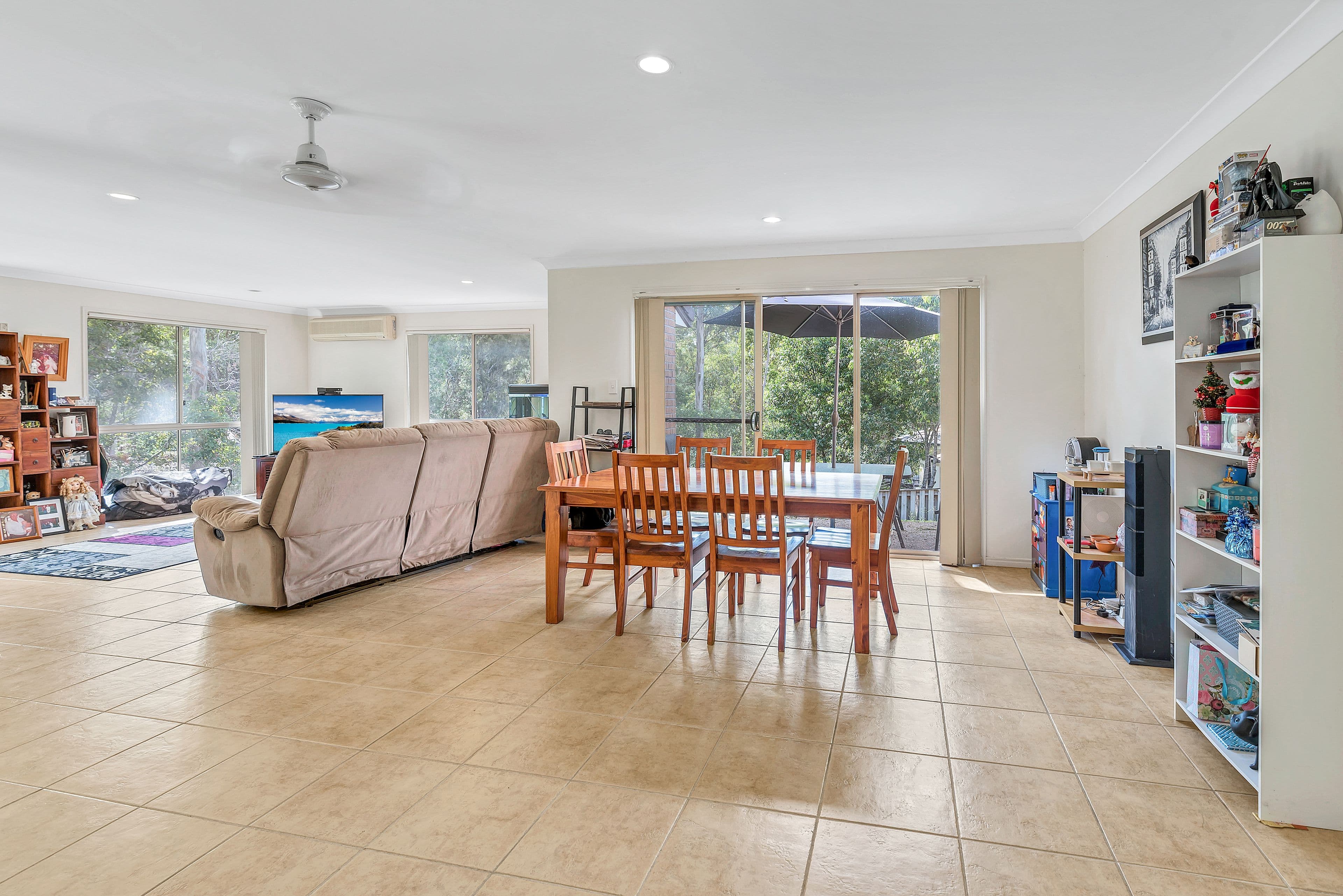 16 Southern Lights Drive, Upper Coomera QLD 4209, Upper Coomera - Thumbnail 2