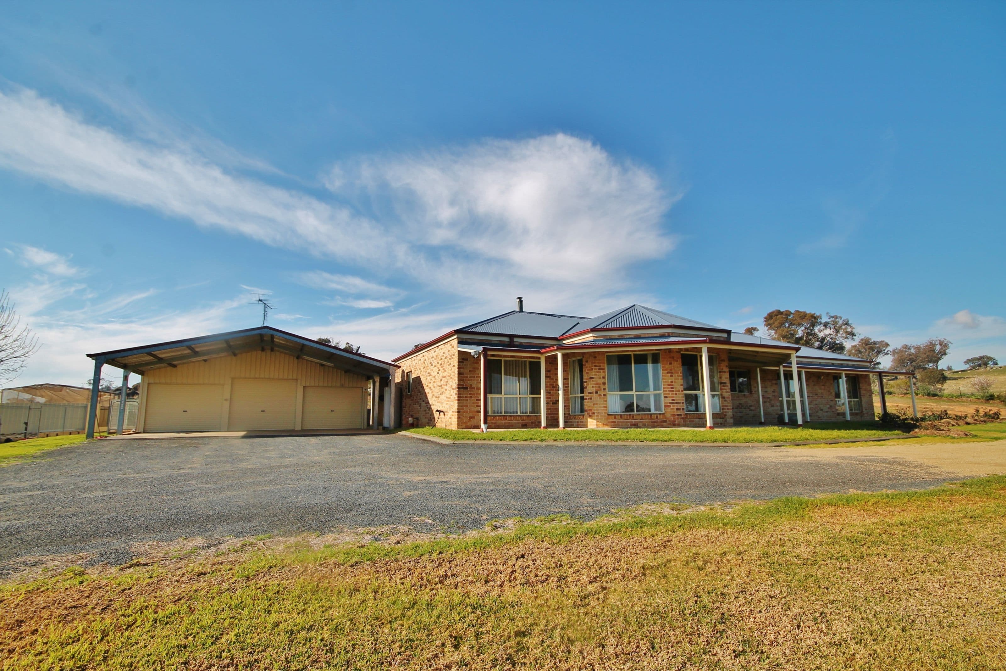 39 Burrows Road, Young NSW 2594, Young - Image 1