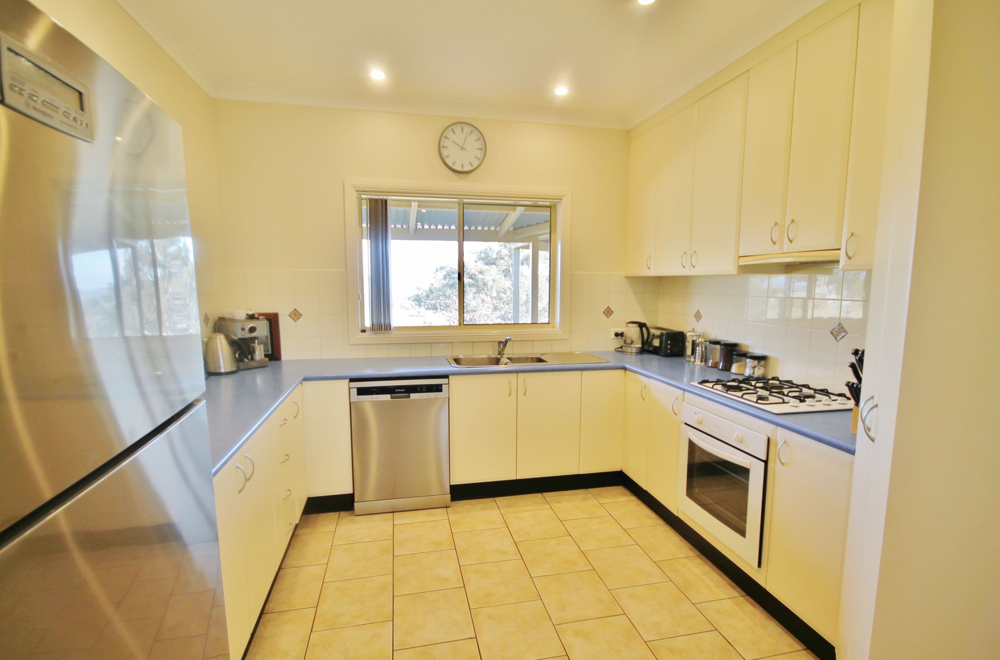 39 Burrows Road, Young NSW 2594, Young - Thumbnail 2