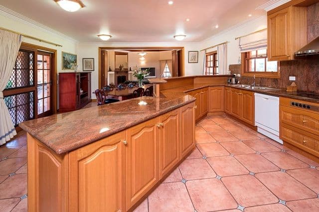 16 Neville Road, BRIDGEMAN DOWNS QLD 4035, Bridgeman Downs - Thumbnail 8