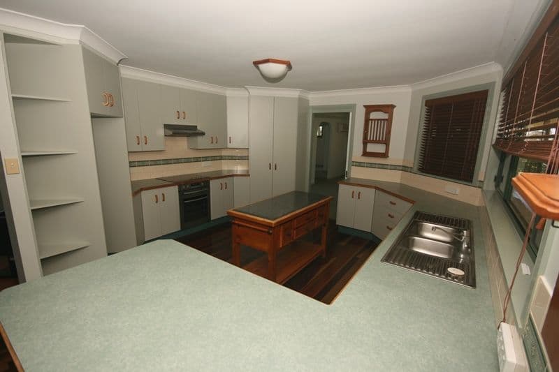 8 Grevillia Drive, Waterview Heights - Thumbnail 3