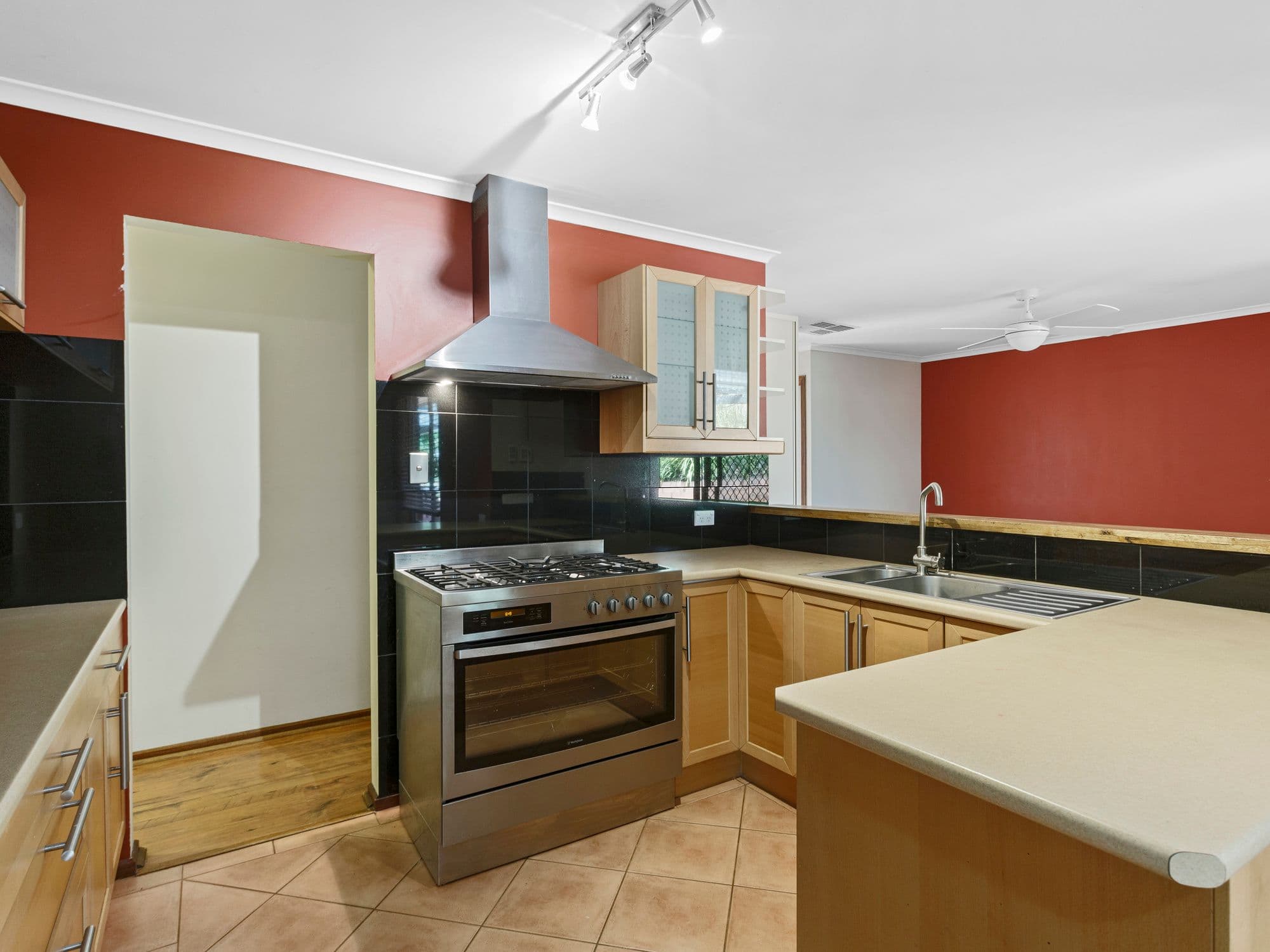 13 Forest Drive, Happy Valley SA 5159, Happy Valley - Thumbnail 2