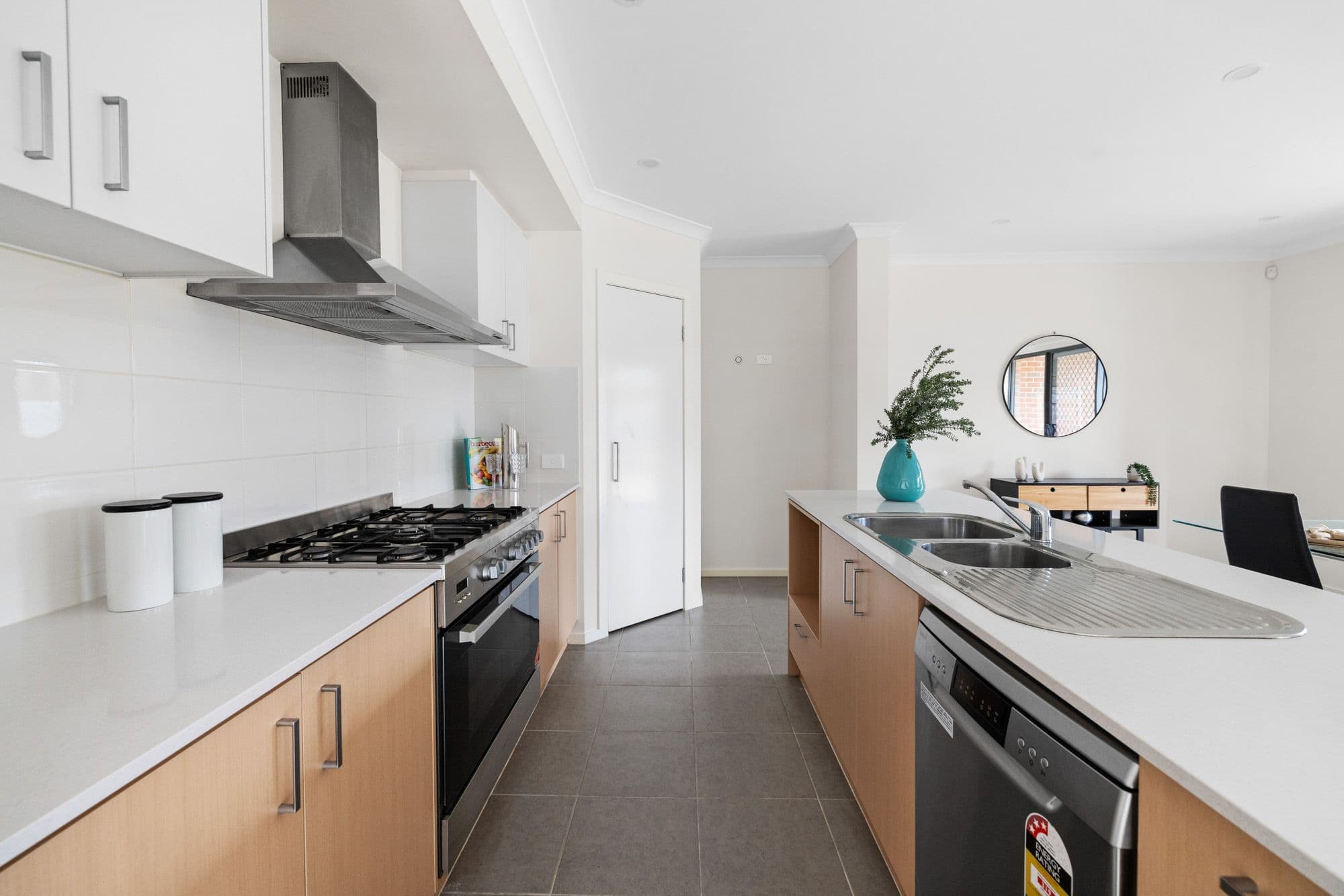 25 Bodalla Drive, Tarneit VIC 3029, Tarneit - Thumbnail 2