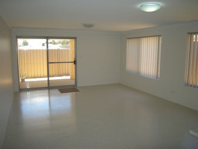 25 Jeffrey Loop, BROOKDALE WA 6112, Brookdale - Thumbnail 4