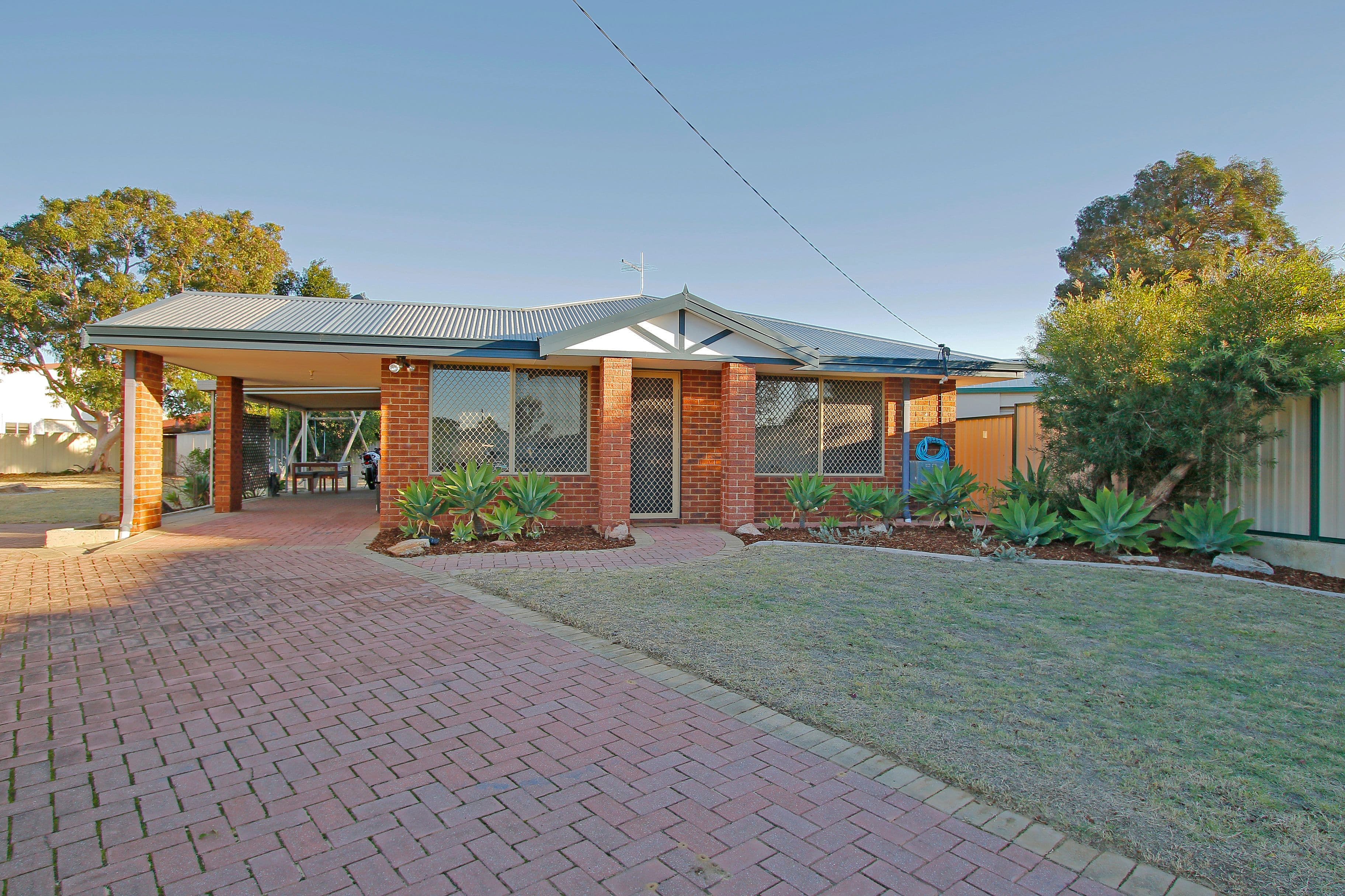 9 Torwood Close, Maddington WA 6109, Maddington - Image 1