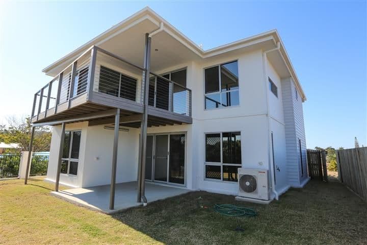 13 Richard Street, Boyne Island QLD 4680, Boyne Island - Thumbnail 6