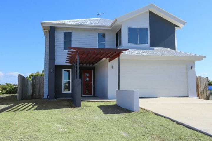 13 Richard Street, Boyne Island QLD 4680, Boyne Island - Thumbnail 7
