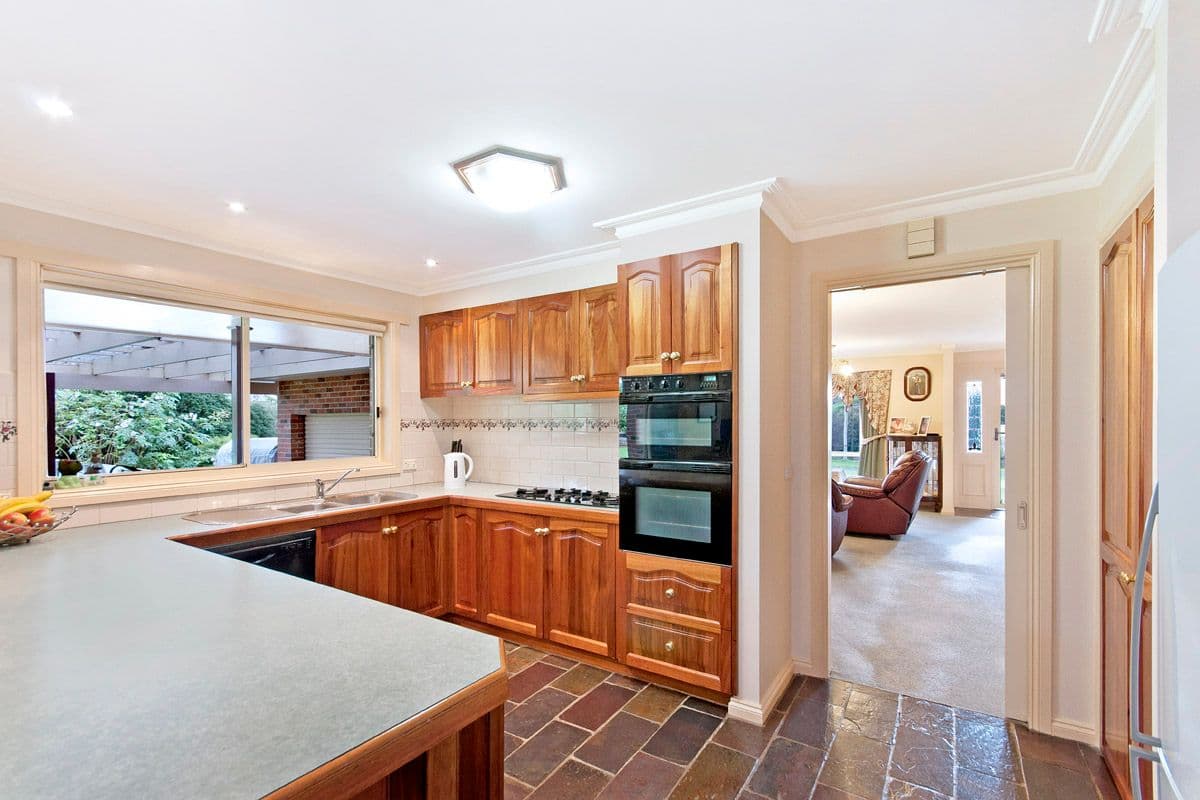 9 Clarke Street, Koroit VIC 3282, Koroit - Thumbnail 3