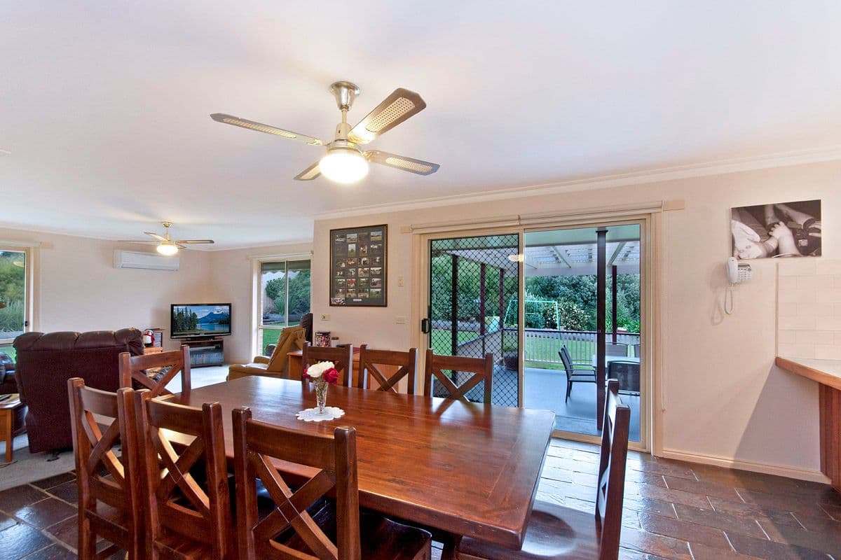 9 Clarke Street, Koroit VIC 3282, Koroit - Thumbnail 4
