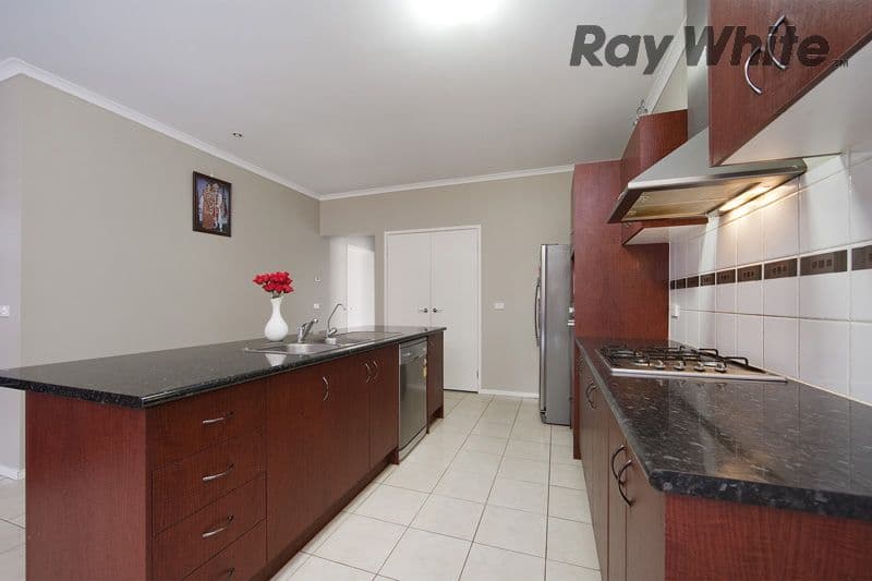 36 Rowland Drive, POINT COOK VIC 3030, Point Cook - Thumbnail 2