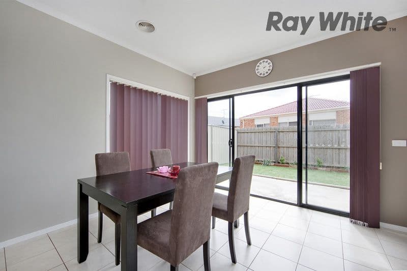 36 Rowland Drive, POINT COOK VIC 3030, Point Cook - Thumbnail 3