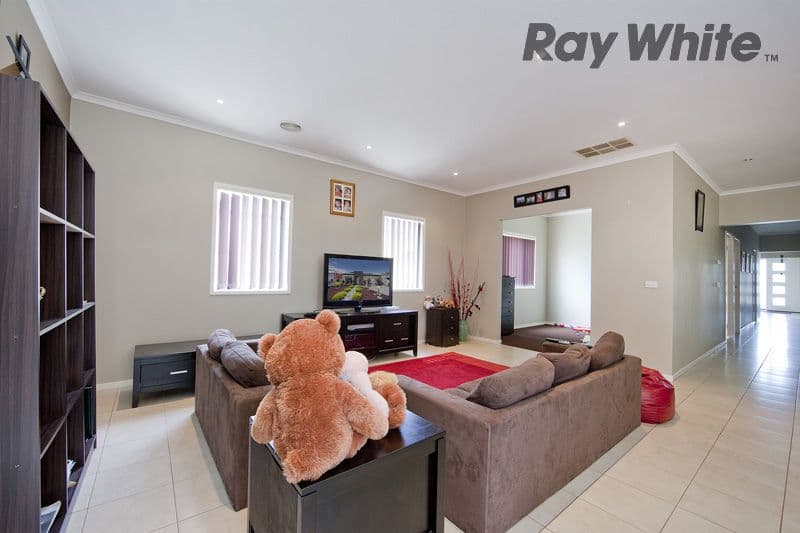 36 Rowland Drive, POINT COOK VIC 3030, Point Cook - Thumbnail 4