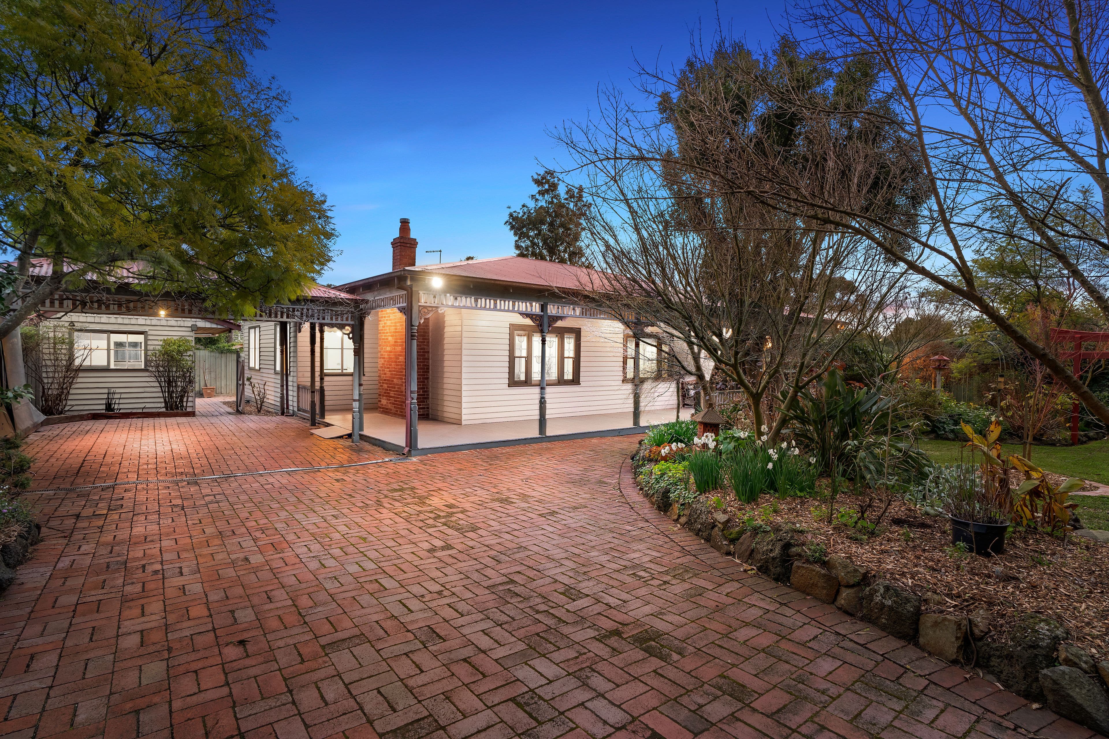 137 Forest Road, Ferntree Gully VIC 3156, Ferntree Gully - Thumbnail 2
