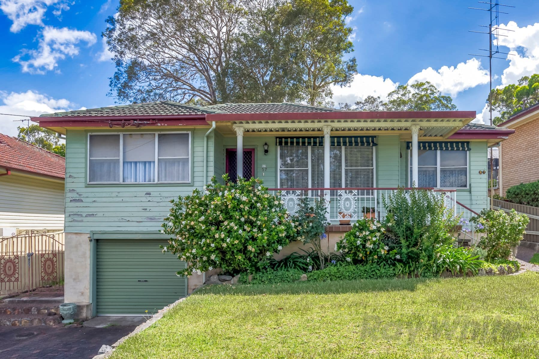 57 Middle Point Road, Bolton Point - Thumbnail 2
