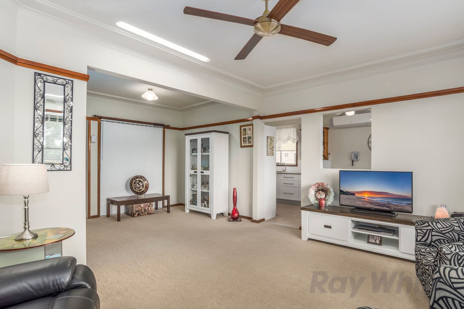 57 Middle Point Road, Bolton Point - Thumbnail 4
