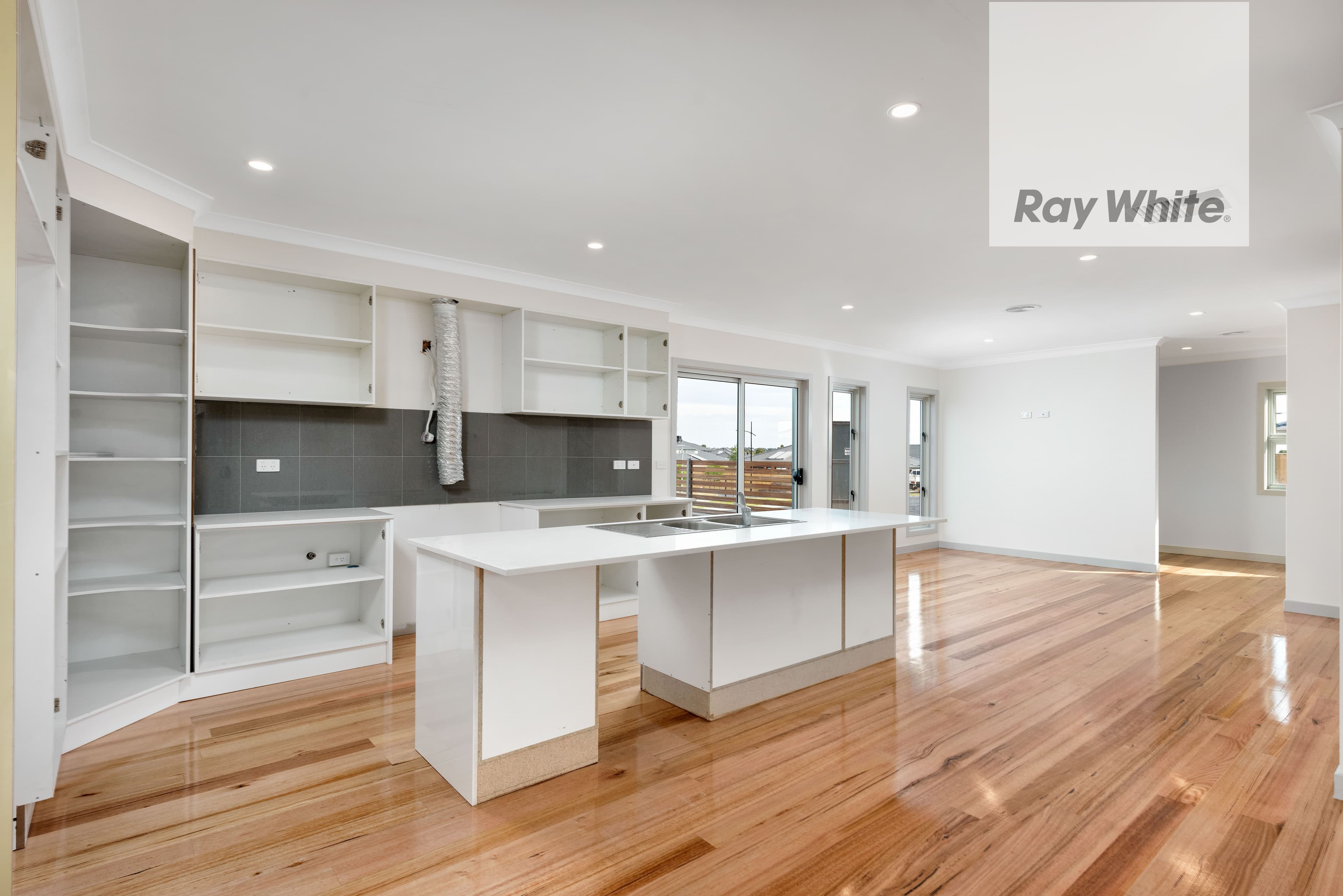 39 Marley Boulevard, Doreen VIC 3754, Doreen - Thumbnail 2