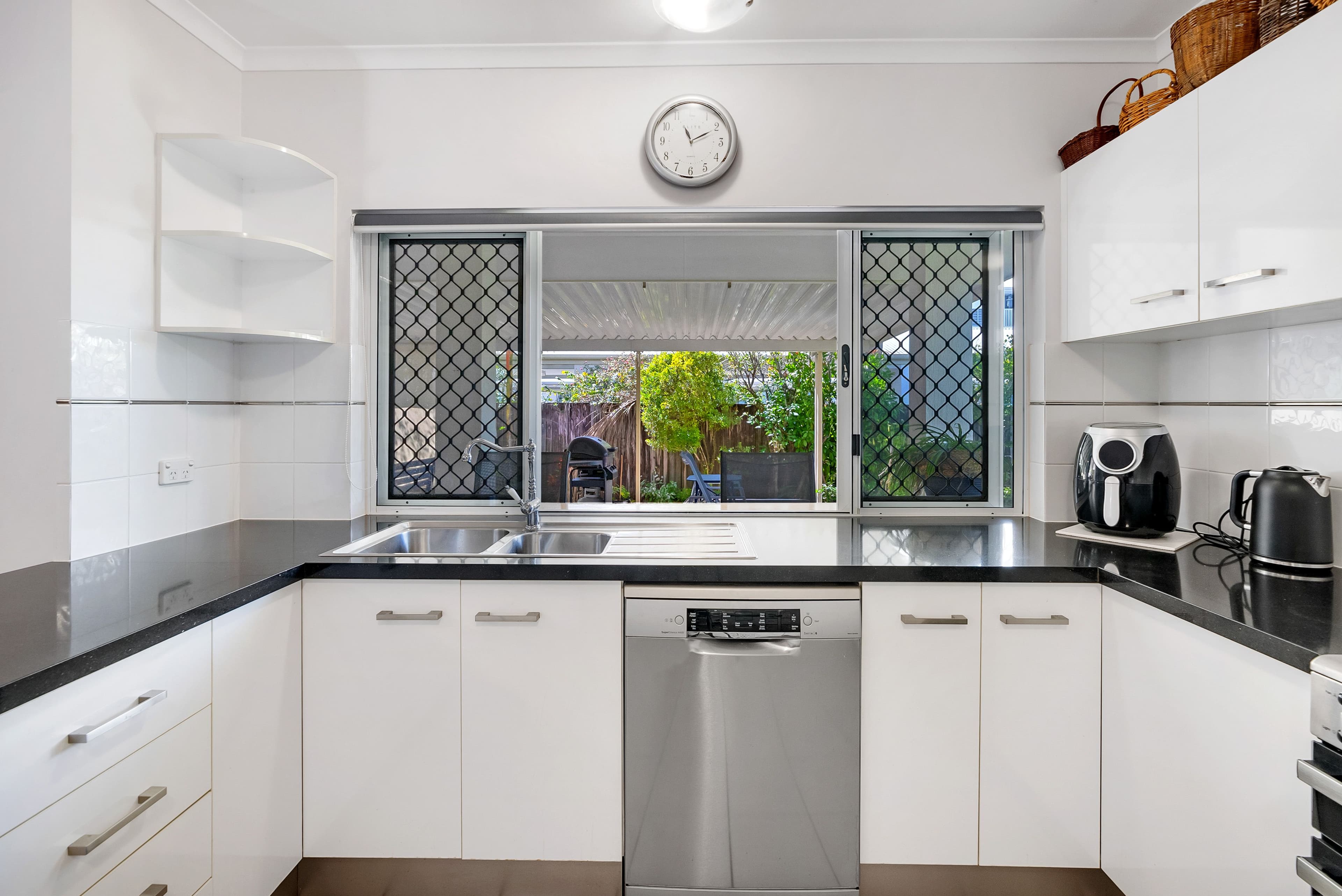 16 Oyster Court, Trinity Beach QLD 4879, Trinity Beach - Thumbnail 5