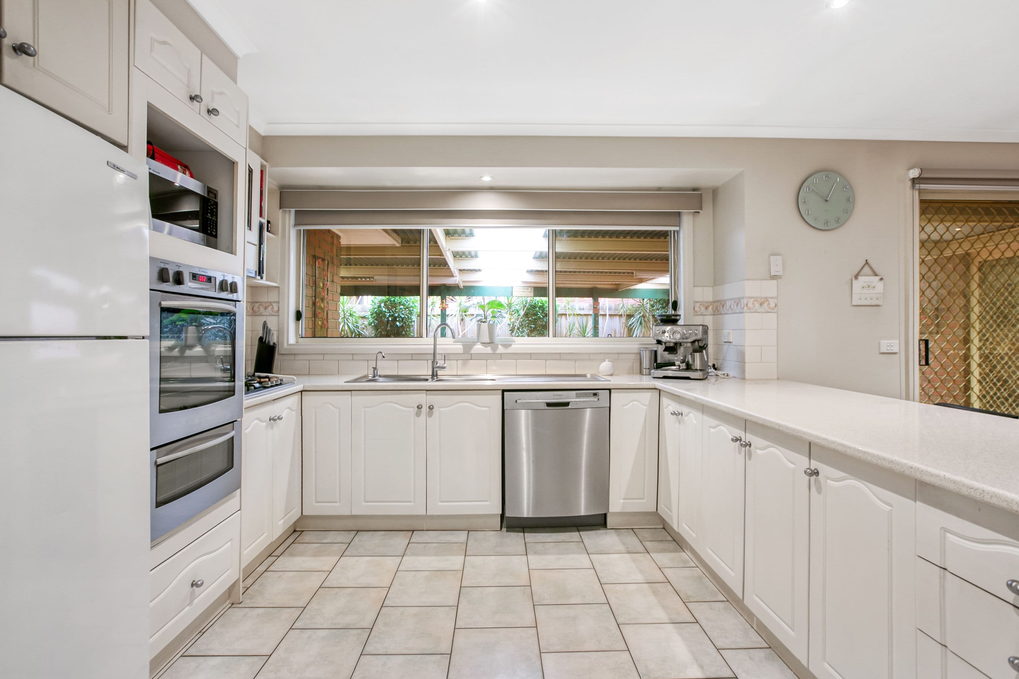 15 Manuka Court, Mill Park VIC 3082, Mill Park - Thumbnail 4