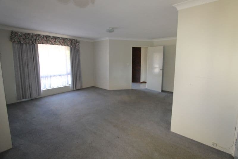 21 Highview Rise, Ballajura WA 6066, Ballajura - Thumbnail 4