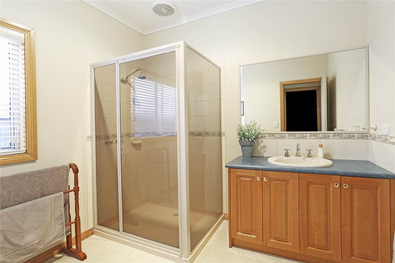 16 Looker Street, LARA VIC 3212, Lara - Thumbnail 8