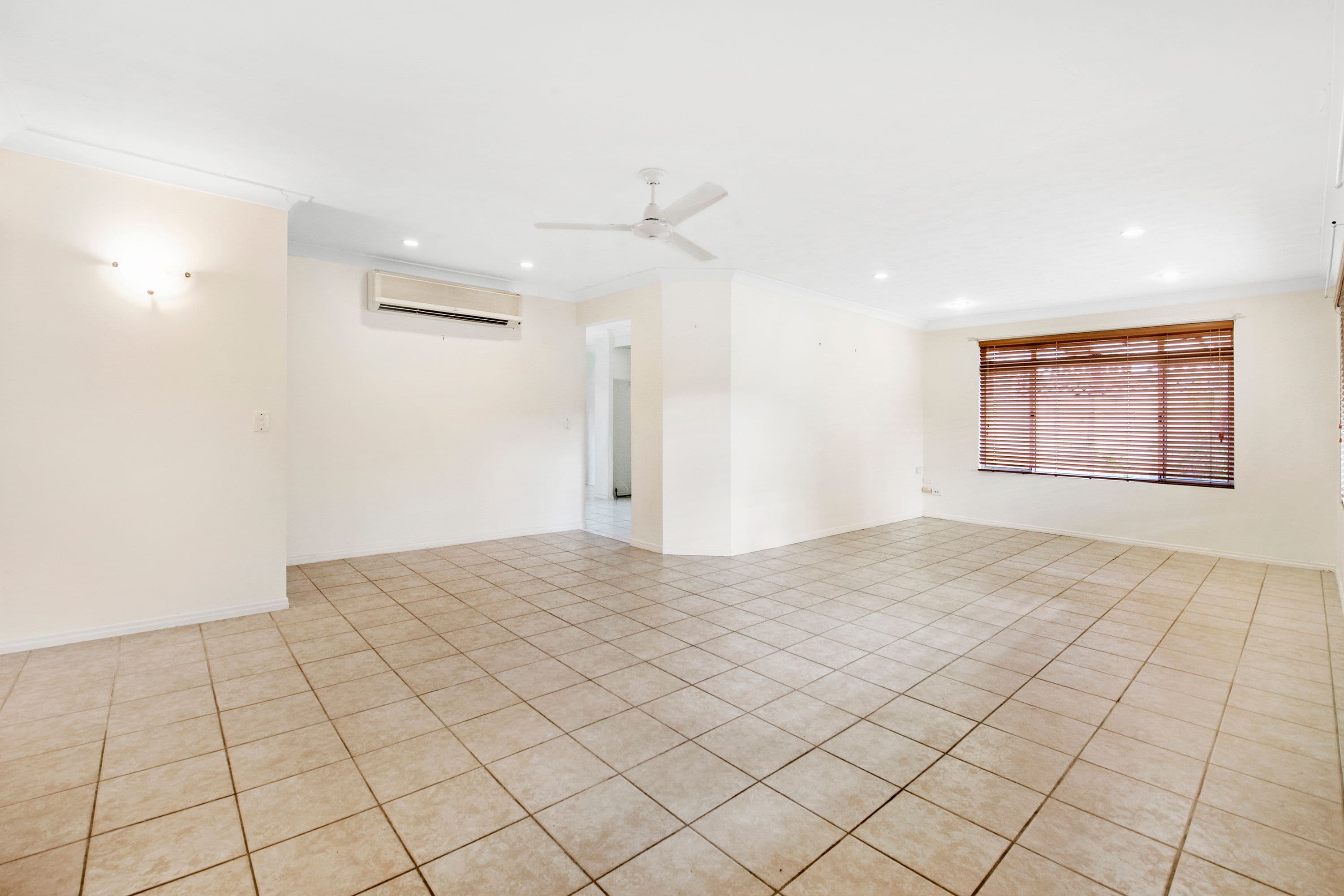 15 Tecoma Street, Southport QLD 4215, Southport - Thumbnail 4